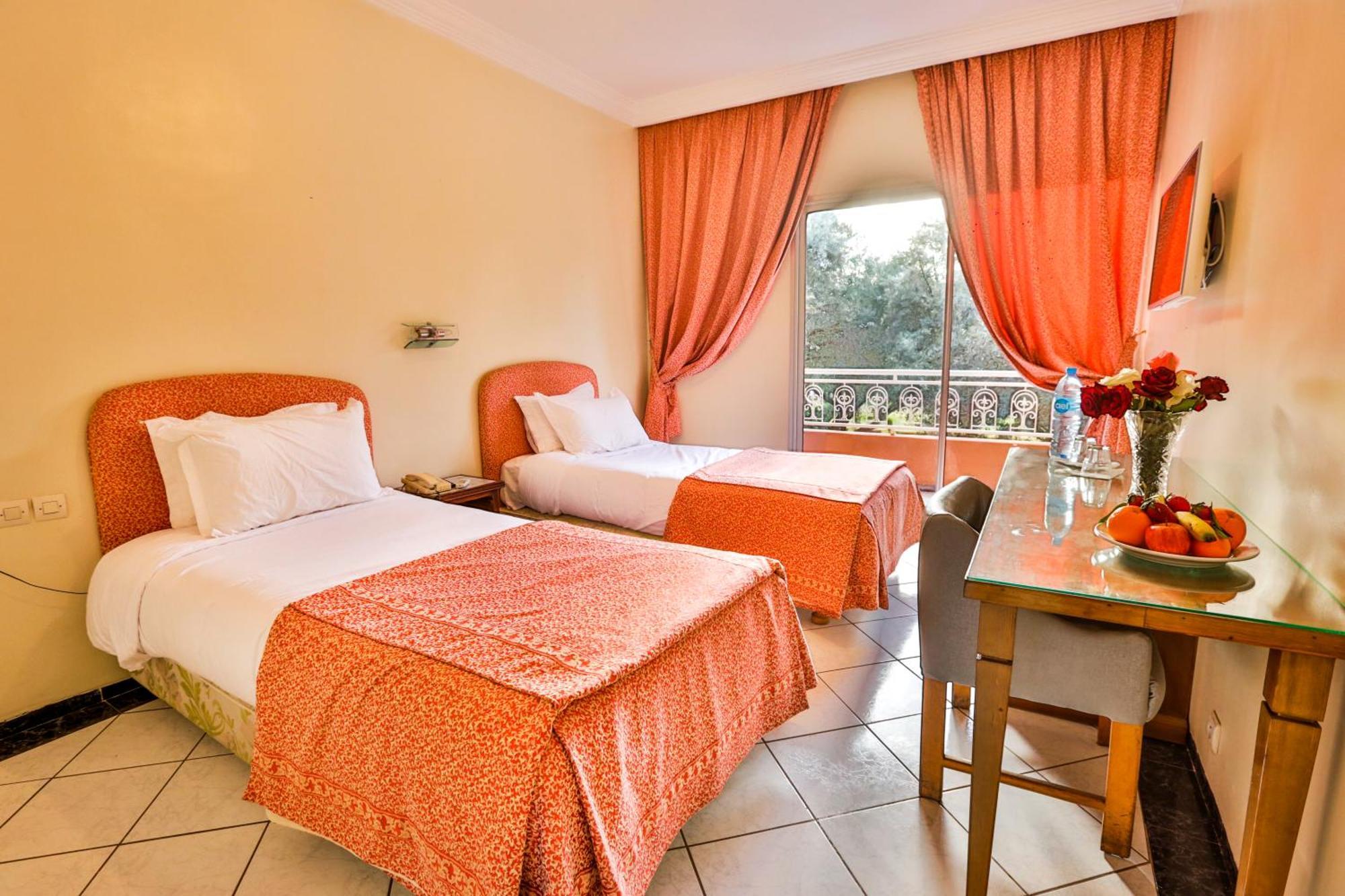 Complexe El Bassatine Hotell Beni Mellal Eksteriør bilde